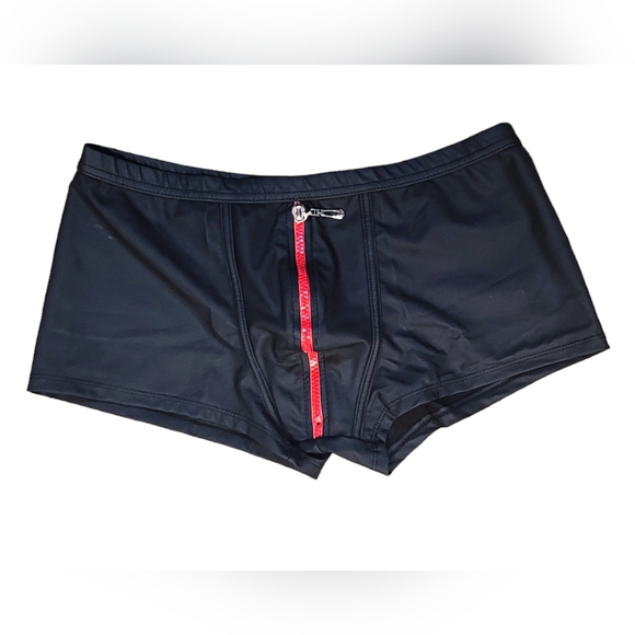 NWOTBrand NewEverest californiaTrunk Style Swim ShortsSize: L